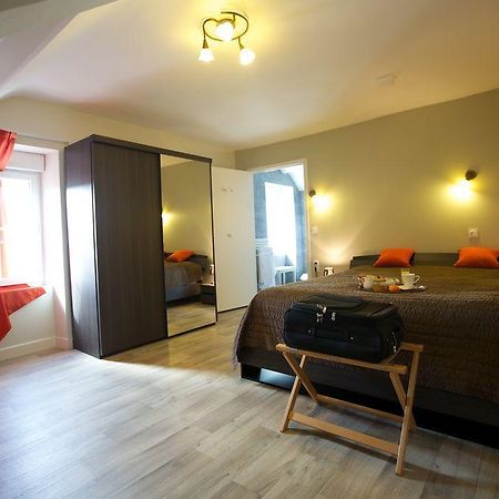 Logis Hotel Le Petit Breuil La Courtine Luaran gambar