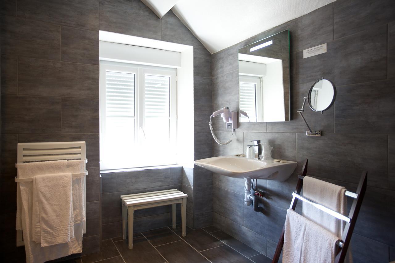Logis Hotel Le Petit Breuil La Courtine Luaran gambar