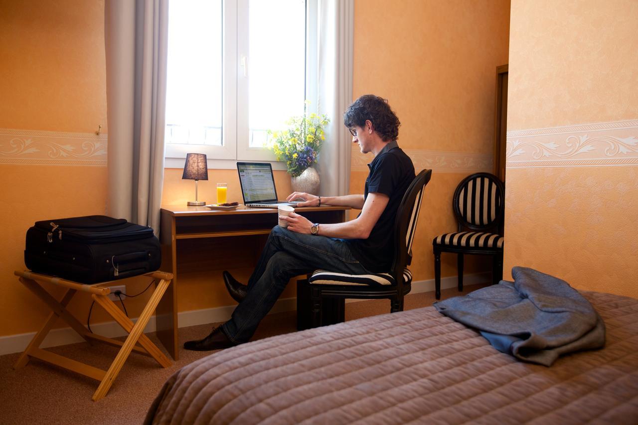 Logis Hotel Le Petit Breuil La Courtine Luaran gambar
