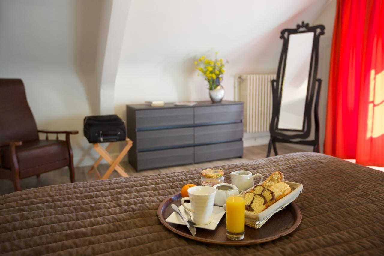 Logis Hotel Le Petit Breuil La Courtine Luaran gambar
